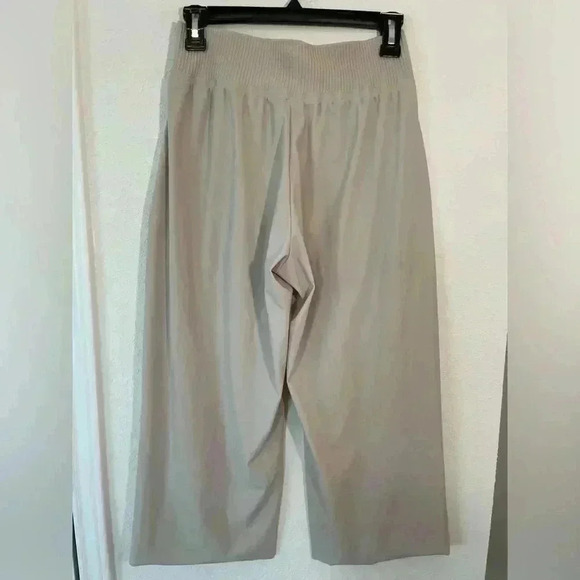 ATHLETA COSMIC BEIGE CROP PANTS Womens size XSP - Picture 5 of 7